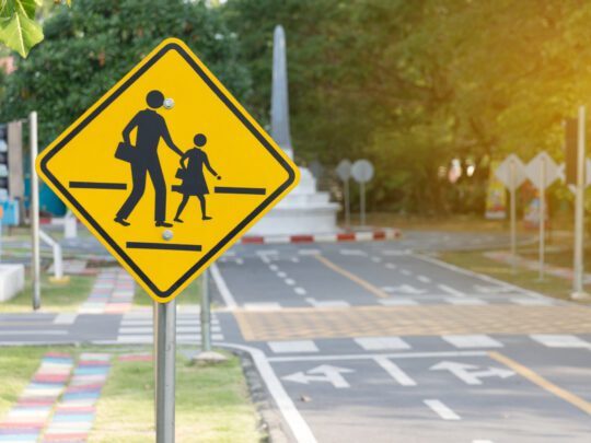 https://safetycircleindia.com/wp-content/uploads/2022/11/students-crossing-ahead-sign-540x405.jpg